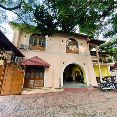 Ballard Bungallow Kochi Buitenkant foto