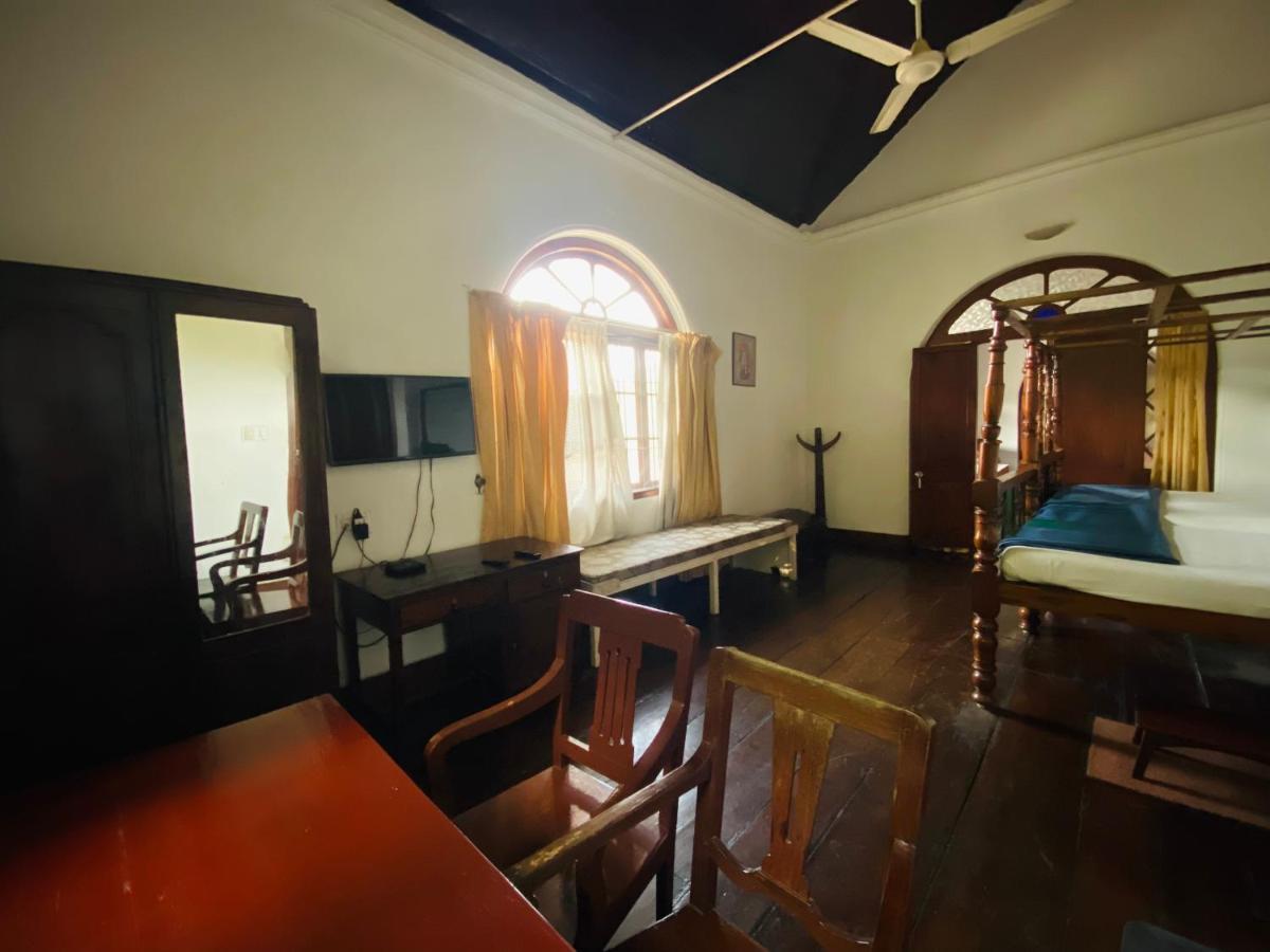 Ballard Bungallow Kochi Buitenkant foto