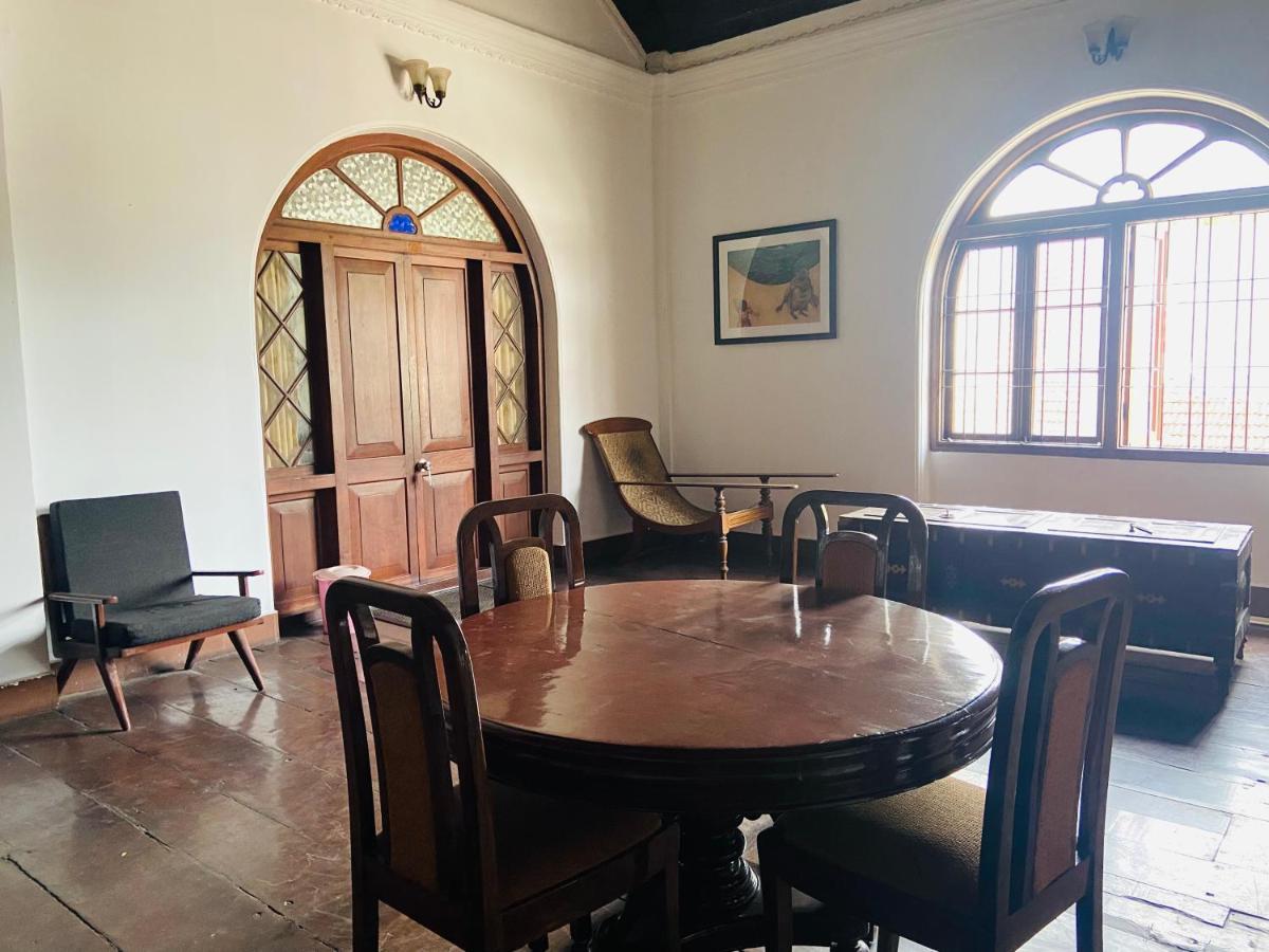 Ballard Bungallow Kochi Buitenkant foto