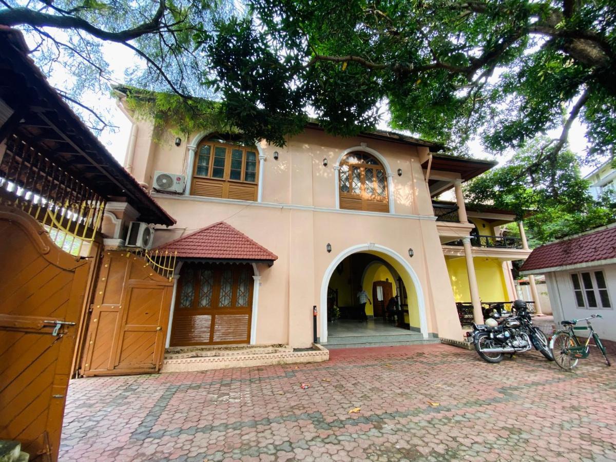 Ballard Bungallow Kochi Buitenkant foto