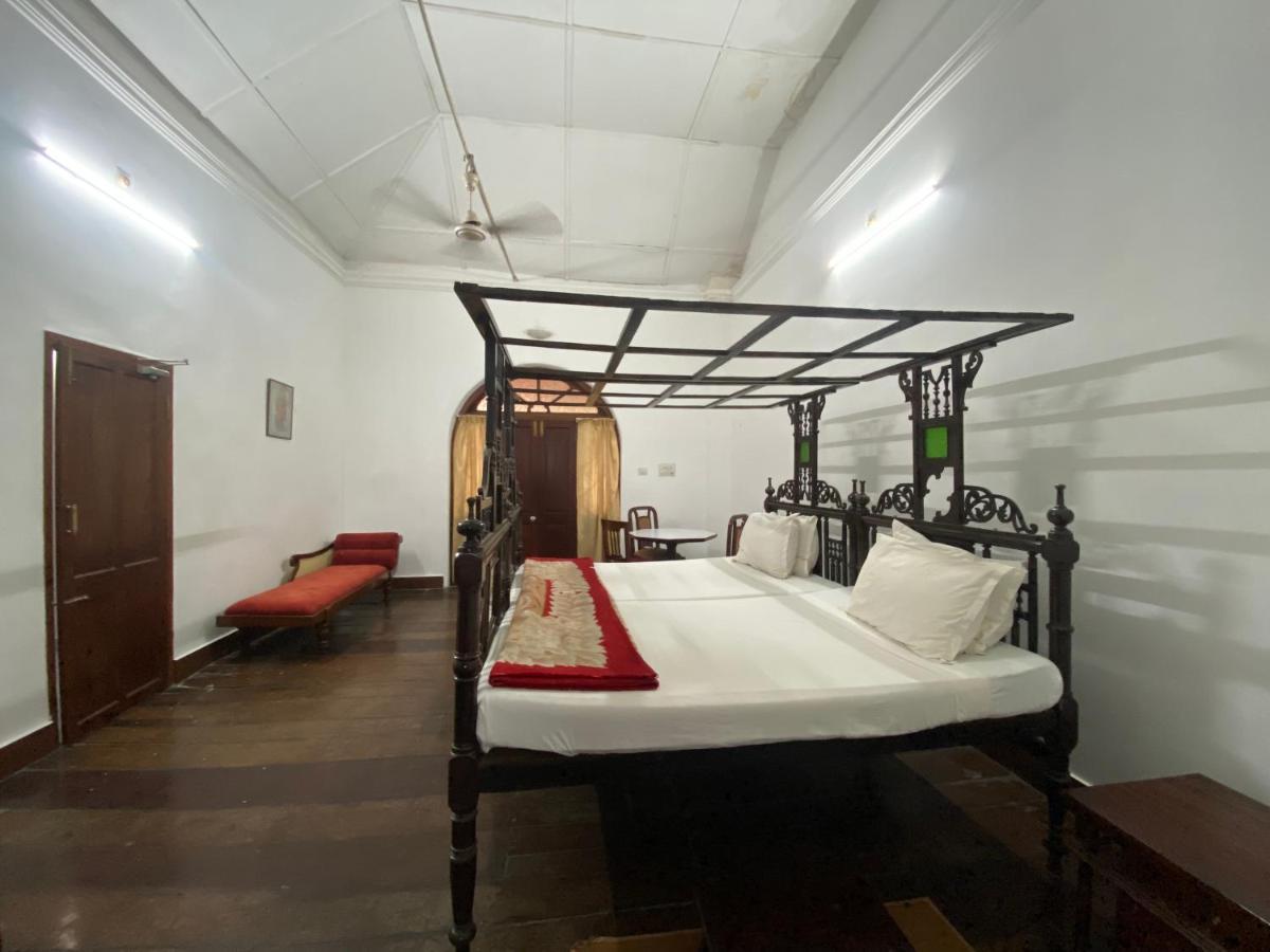 Ballard Bungallow Kochi Buitenkant foto