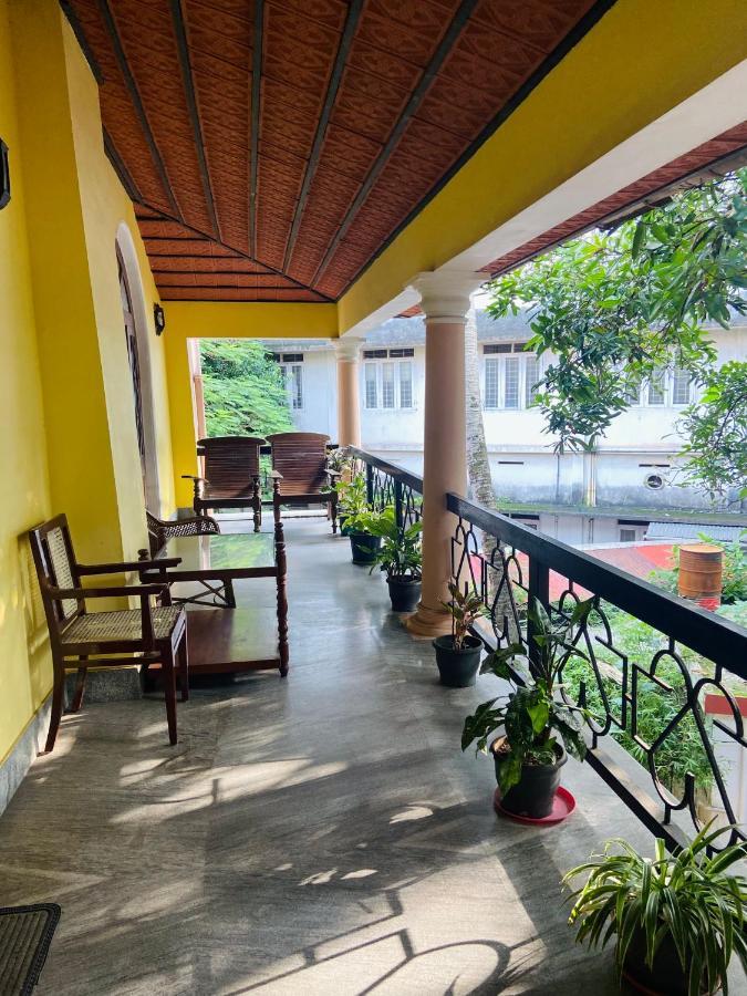 Ballard Bungallow Kochi Buitenkant foto